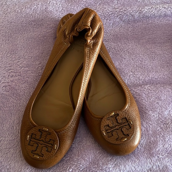 Tory Burch Shoes - Tory Burch Tan Leather Loafers